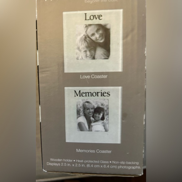 New in Box Melannco white photo coasters 4 pack with holder - Picture 3 of 5